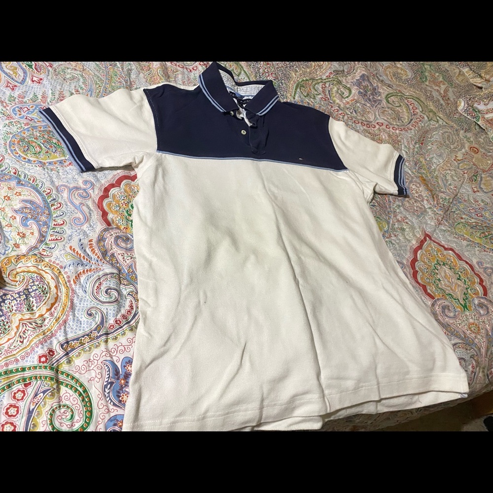 Mens collared T-shirt size Medium